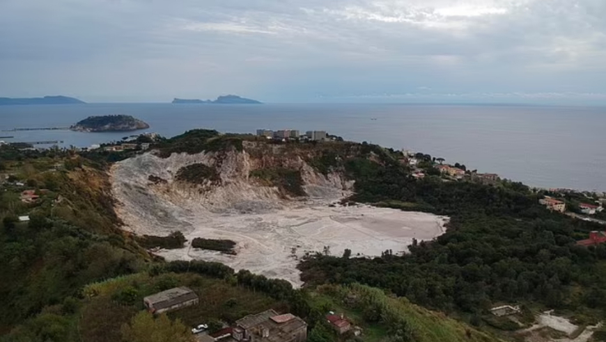 鞠婧祎躺在陈都灵怀里,111153金光佛论沄,详细释义解释落实_标配版V8.8